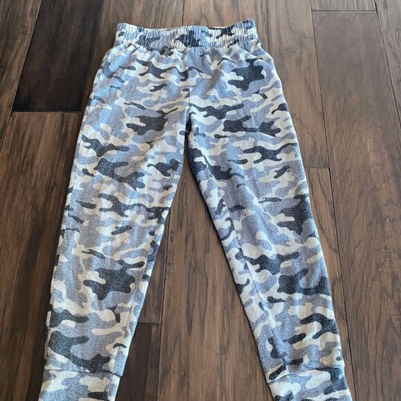 Boys Size 5/6 Pajamas - Picture 5 of 6